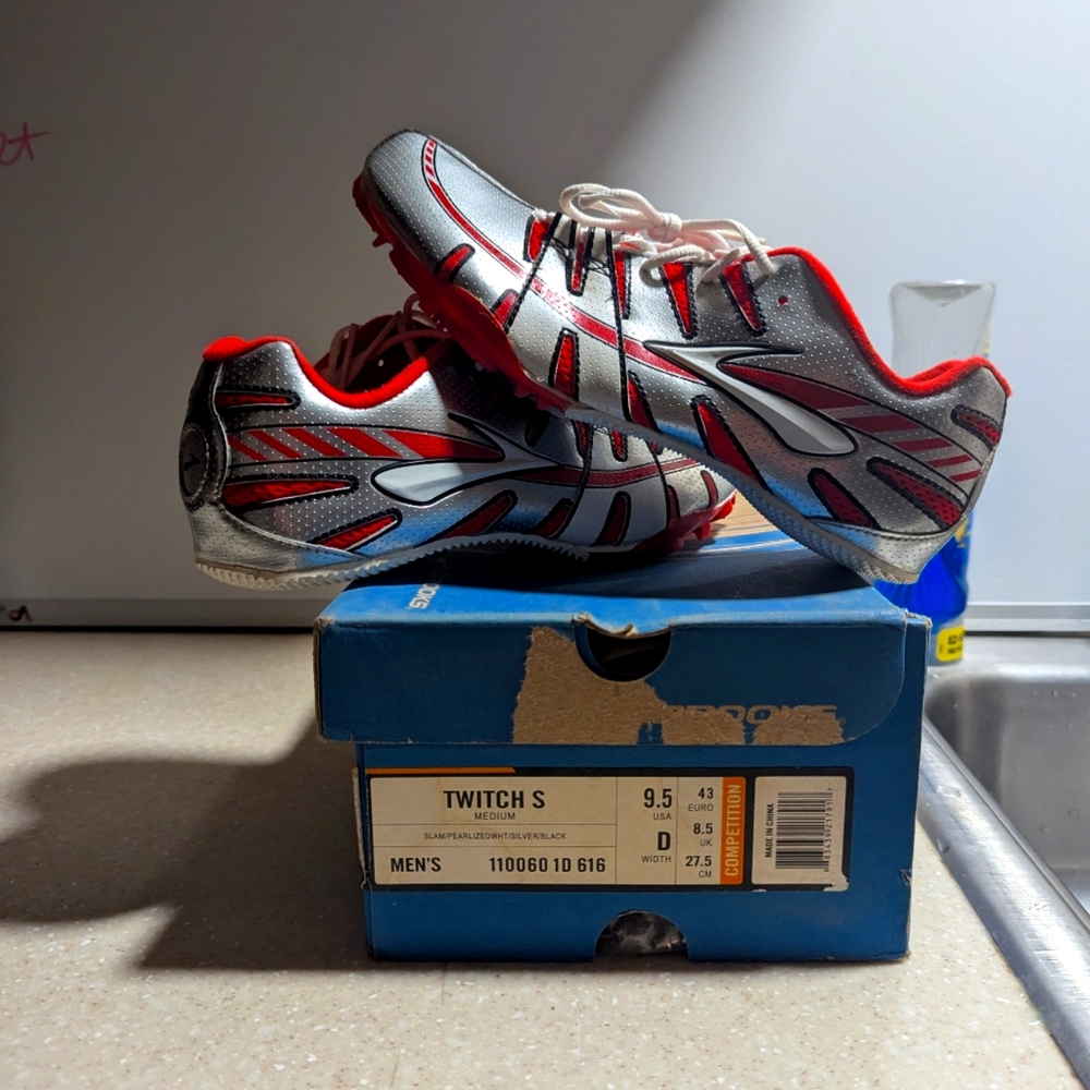Track shoes